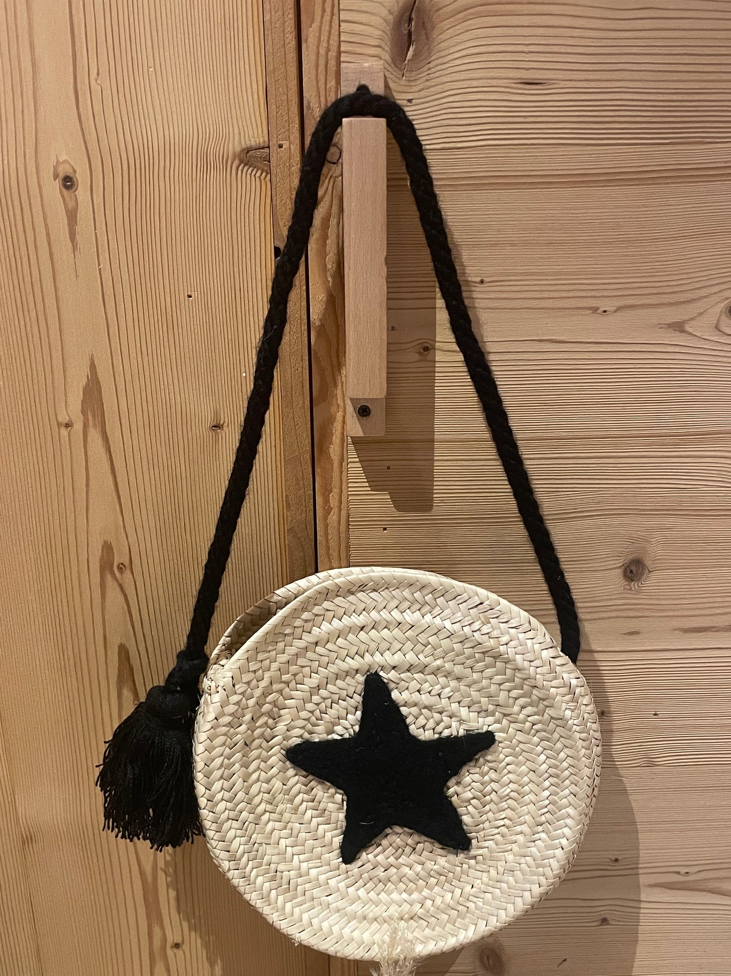 Sac Rond en Palme en Broderie Étoile en Laine Noire - Chic et Unique