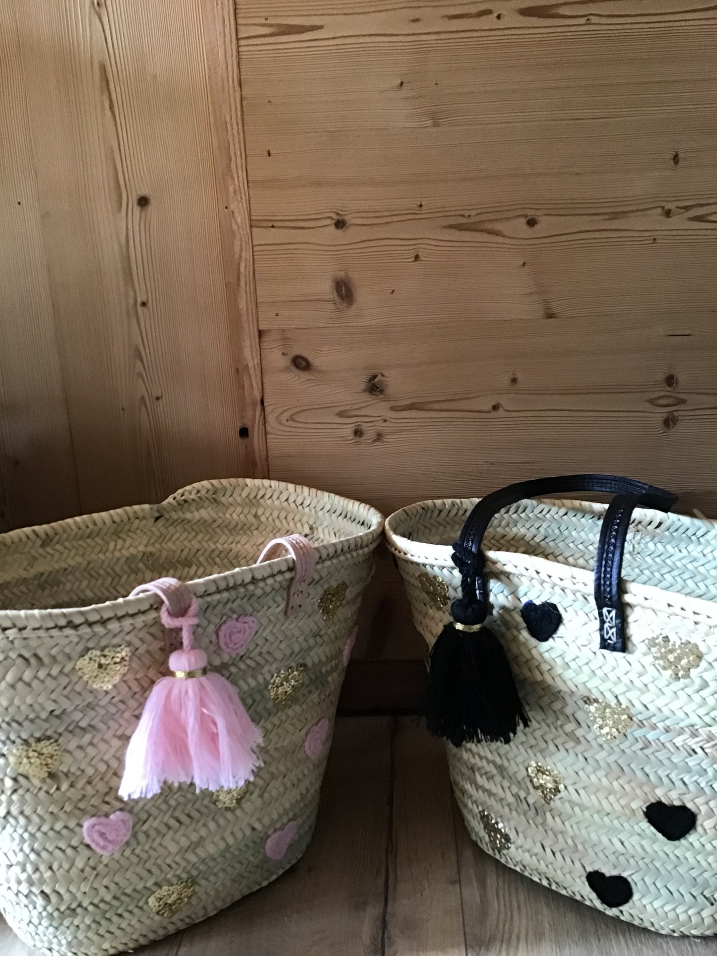 Panier à motif Cœur en Laine et Sequins - Chic et Original